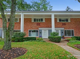 1623 Palmgren Dr, Glenview, IL 60025