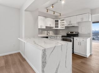 1633 Harmon Cove Tower #1633, Secaucus, NJ 07094