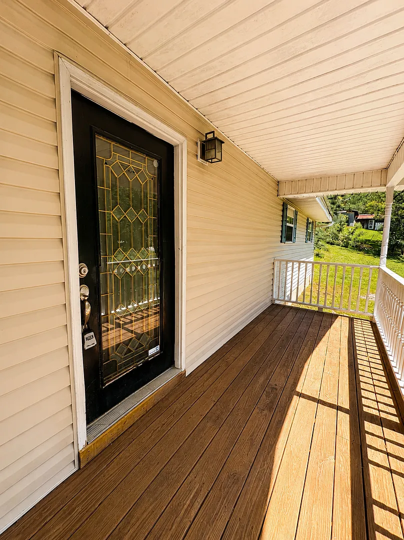 Harrison 3-bedroom, 2-bathroom home - $1850/month — Photo 4