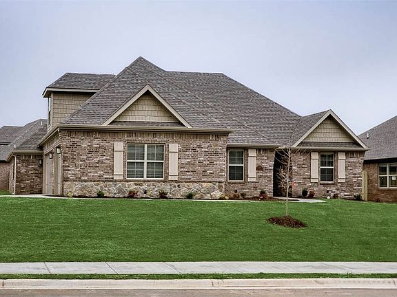 2nd image of 1040 Quail Hollow Dr