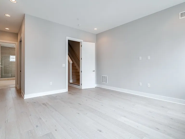 326 Fairmount Ave — Photo 21