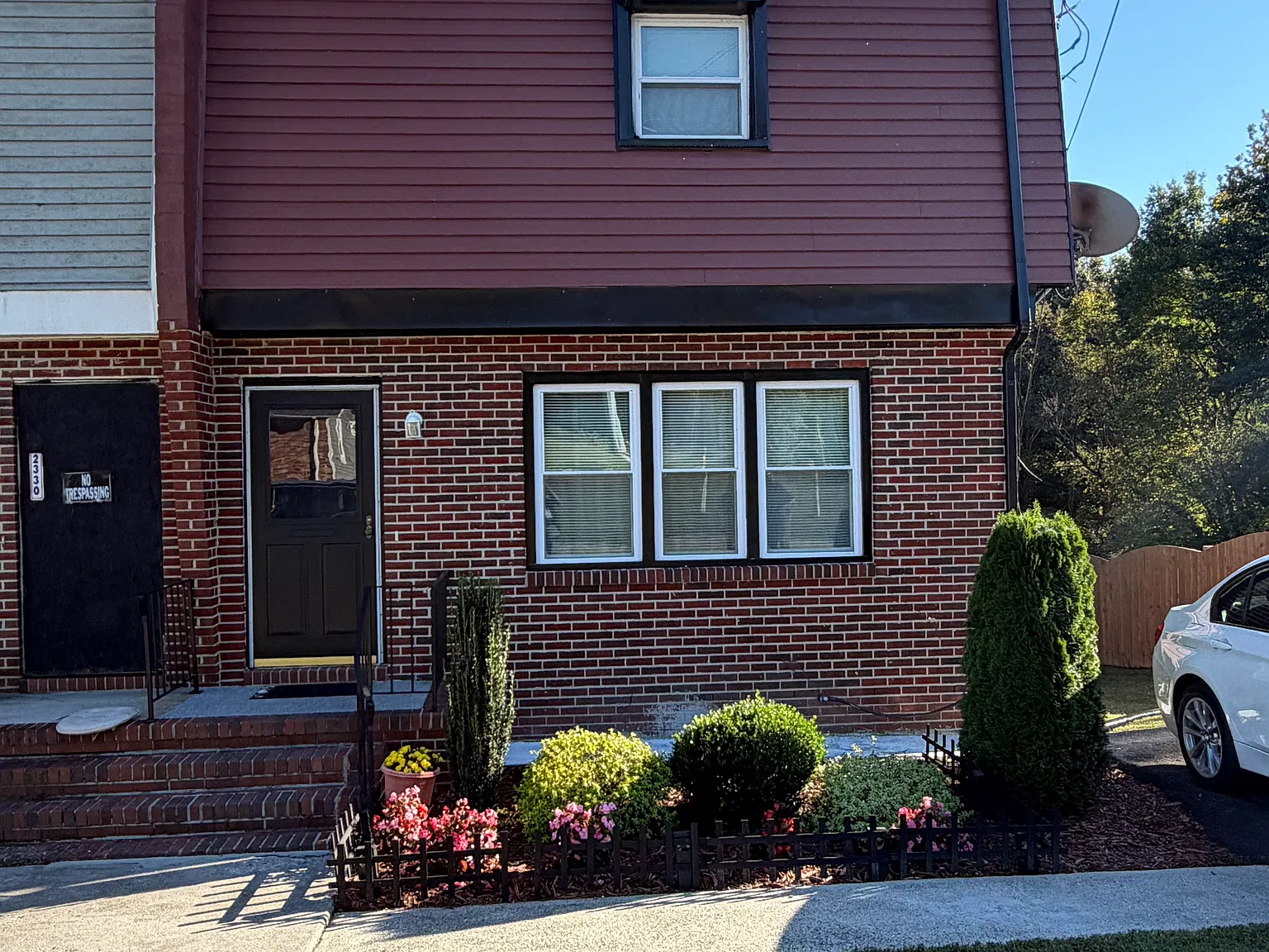 2 bed, 1.5 bath, 2400 sqft, $2,300 — Photo 1