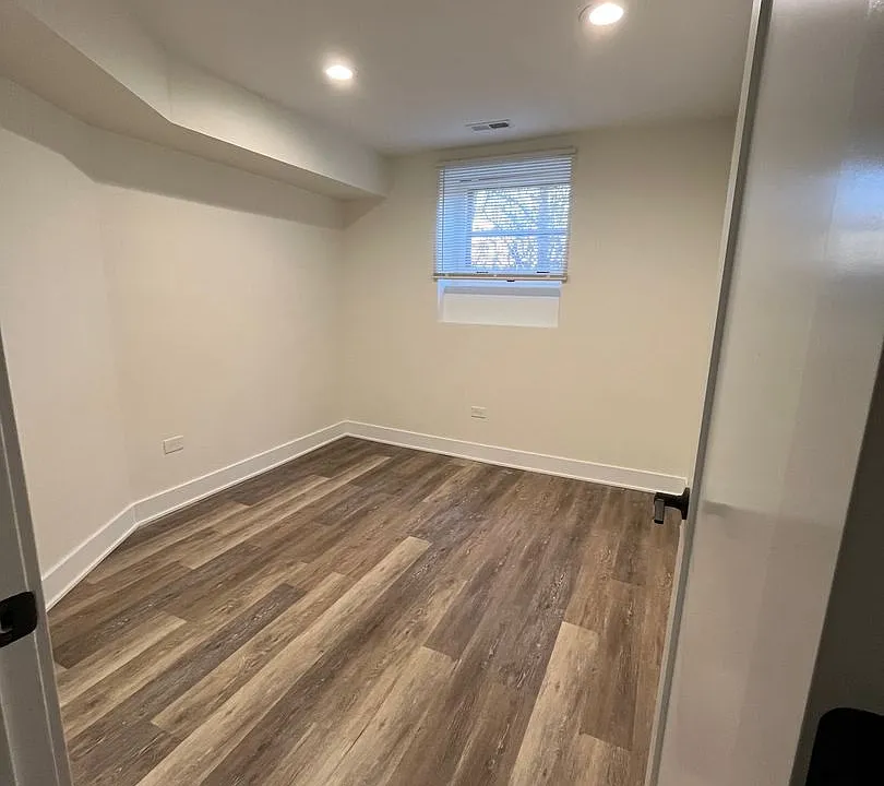 126 Main St #1