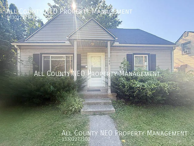 984 Cordova Ave — Photo 5