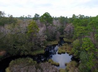 Damon Dr, Milton, FL 32583