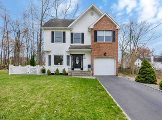220 3rd St, Green Brook Twp., NJ 08812