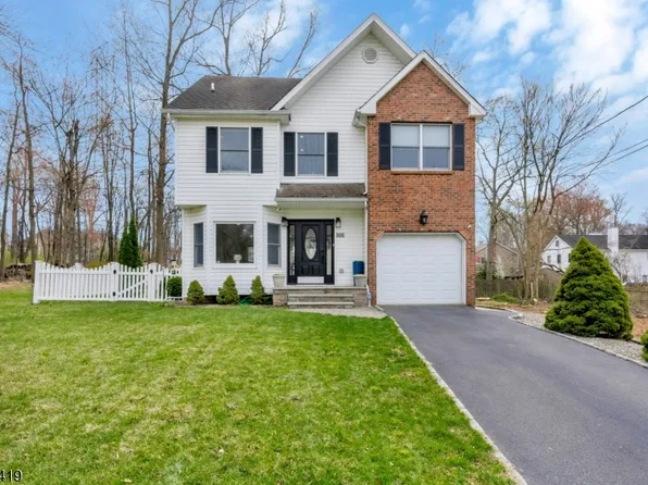 220 3rd St, Green Brook Twp., NJ 08812