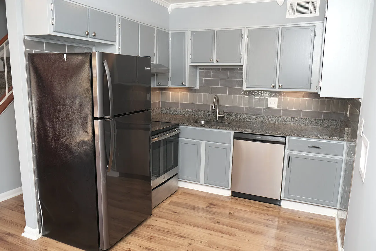 700 S Hill St - Apt 723 — Photo 1