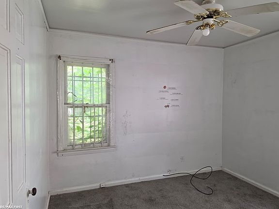 5th image of 18269 Stout St