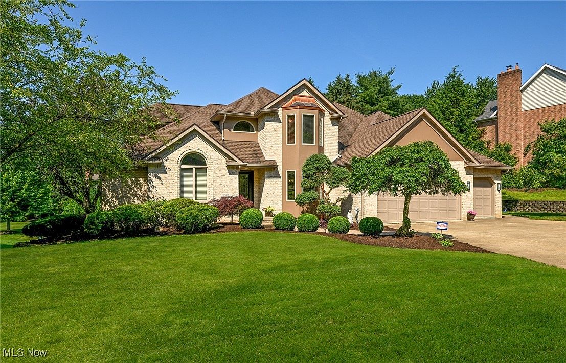 5277 Foxchase Ave NW, Canton, OH 44718 | Zillow