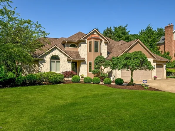 5277 Foxchase Ave NW, Canton, OH 44718