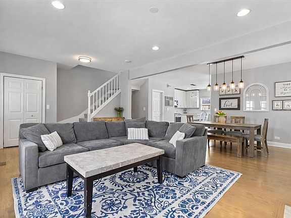 2nd image of 3834 N Milwaukee Ct