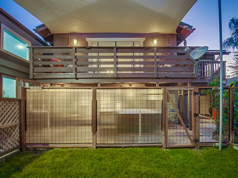 1511 Gregory St — Photo 8