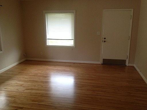 3rd image of 136 NE 7th Ave APT B