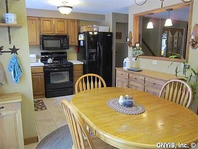 4th image of 6 Blackwood Dr
