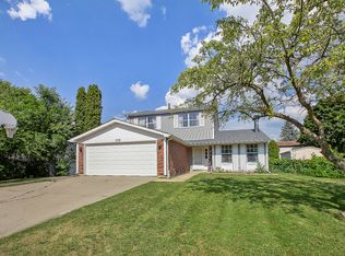 228 Yellow Pine Dr, Bolingbrook, IL 60440