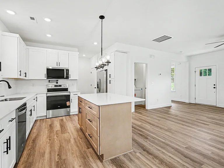 702 Legrand St — Photo 11