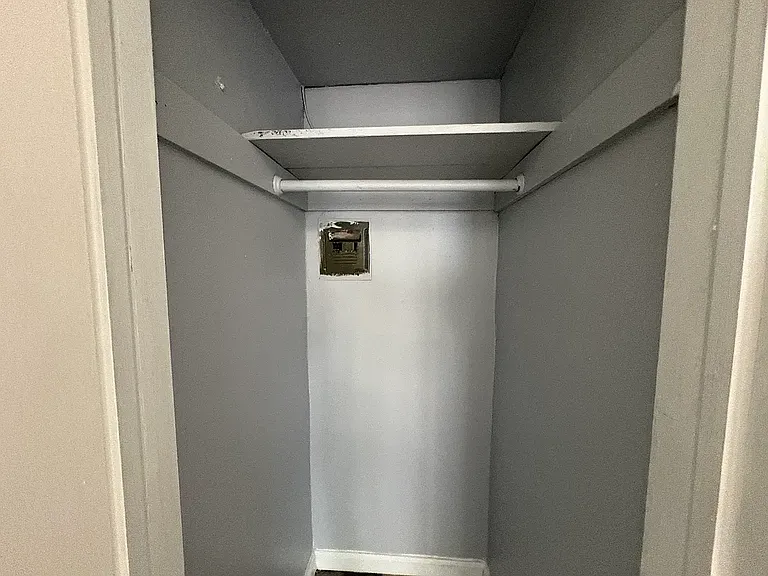 24 Beacon Ave #3E — Photo 3