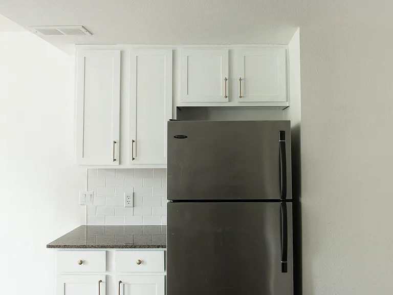 5330 Pershing Ave #502 — Photo 13