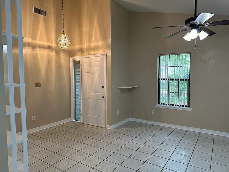 2400 Talco Hills Dr — Photo 11