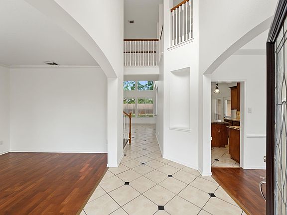 4th image of 2502 Meadow Tree Ln