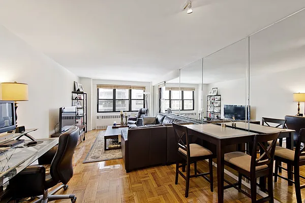 Sold by Nest Seekers International | media 7