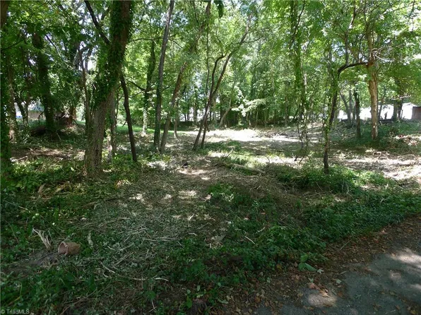 351 Honeysuckle Ln, Mocksville, NC 27028