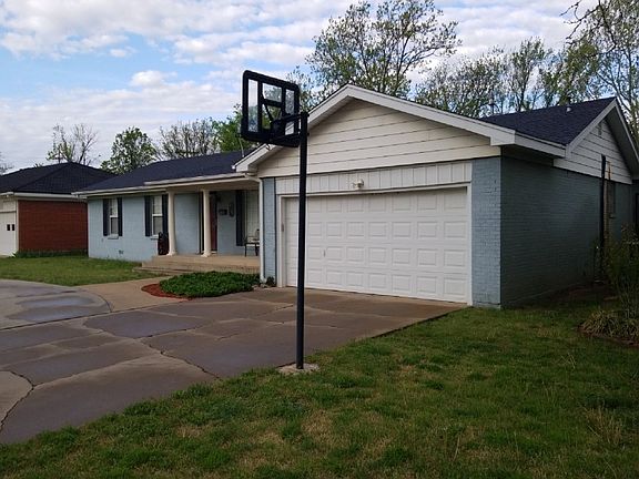 5th image of 1813 Evergreen St