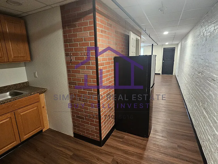 Sunshine Apartments — Photo 5