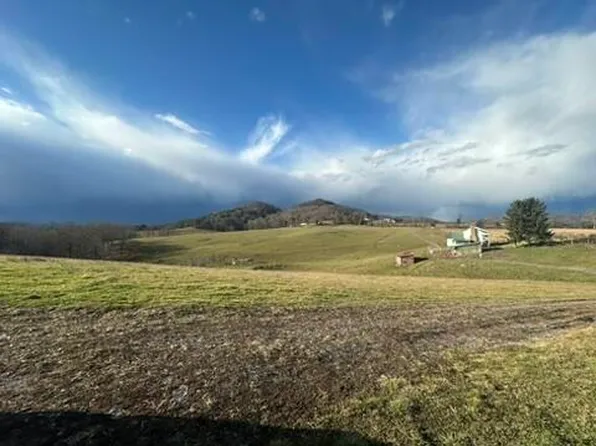 89 Devils Featherbed Rd, Hinton, WV 25951