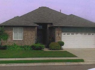 23679 Karl Dr, Flat Rock, MI 48134