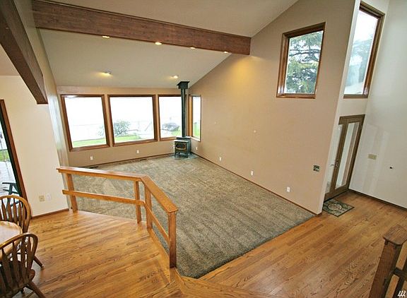 Family Room/Fireplace