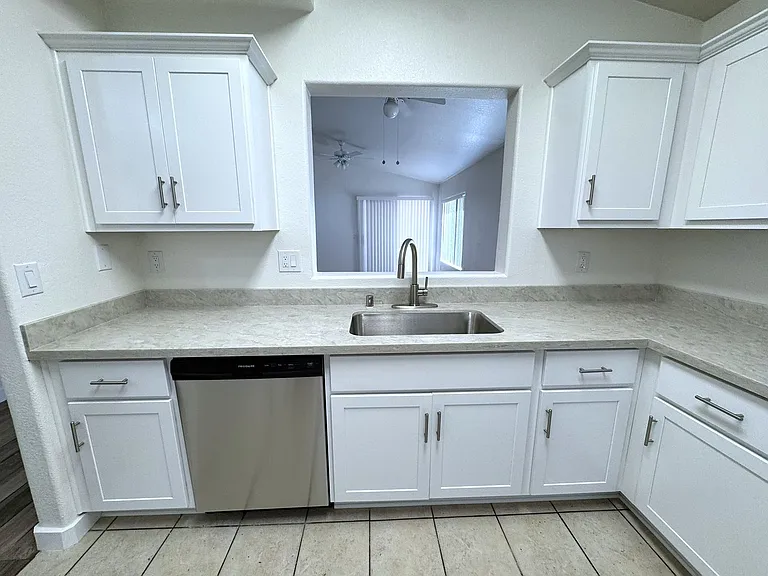 12710 W Ash St — Photo 7