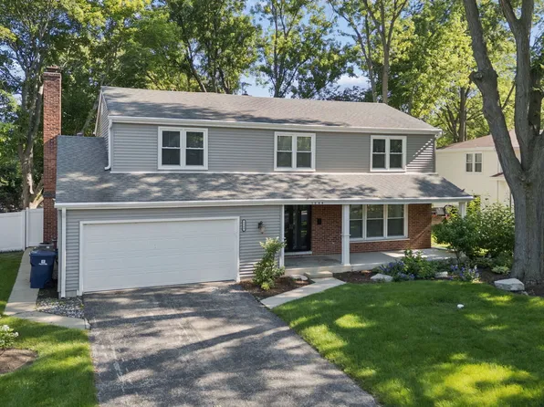 1249 Stonegate Rd, Naperville, IL 60540