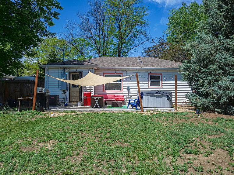 940 S Bryant St — Photo 20