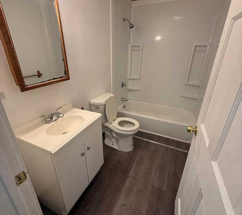 12-14 E Main St #16