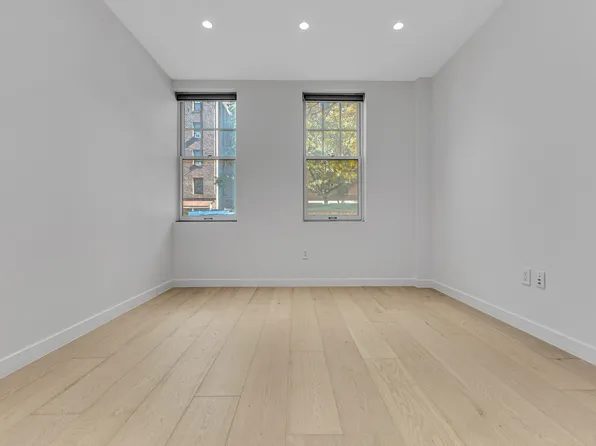 453 Hudson Street image 3 of 8