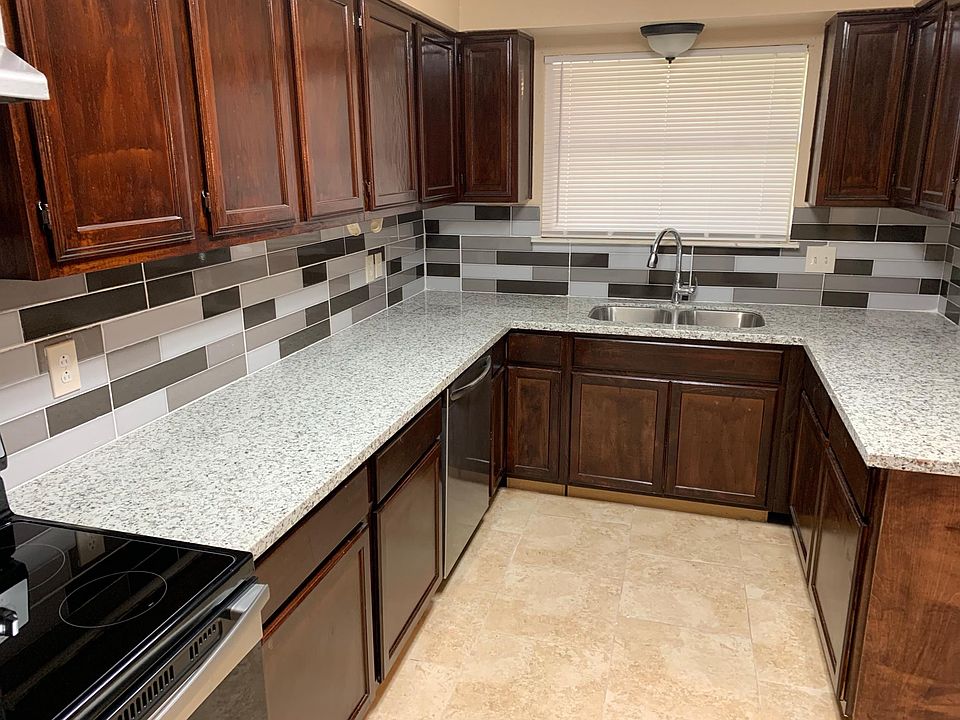 1st image of 4906 Glenvalley Dr