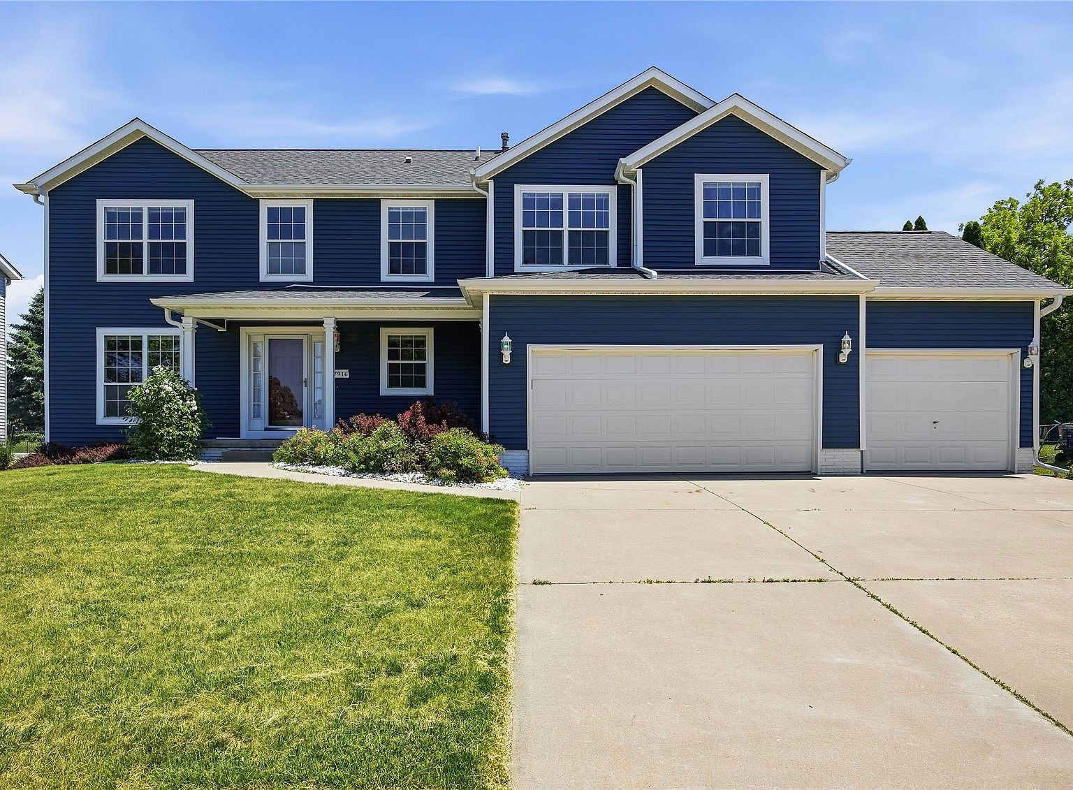 7916 Gray Fox Dr NE, Cedar Rapids, IA 52402 | Zillow