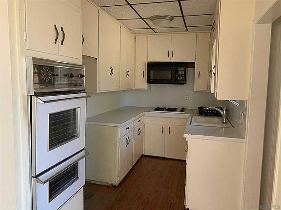 3rd image of 12250 San Vicente Ave