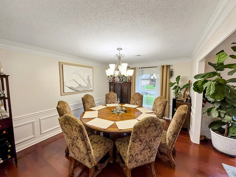 743 Grovewood Dr — Photo 6