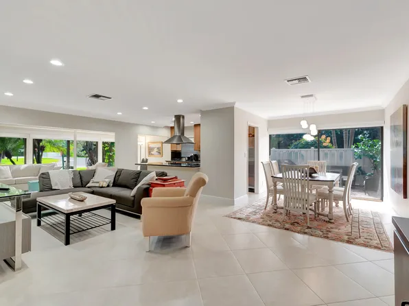 201 Bridgewood Court, Boca Raton, FL 33434