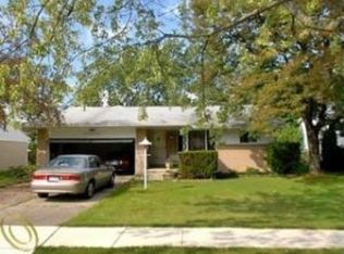 30042 Rambling Rd, Southfield, MI 48076