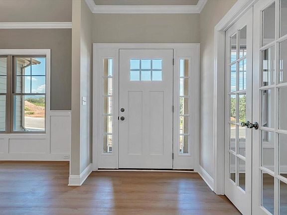 2nd image of 7152 Parkway View Trl