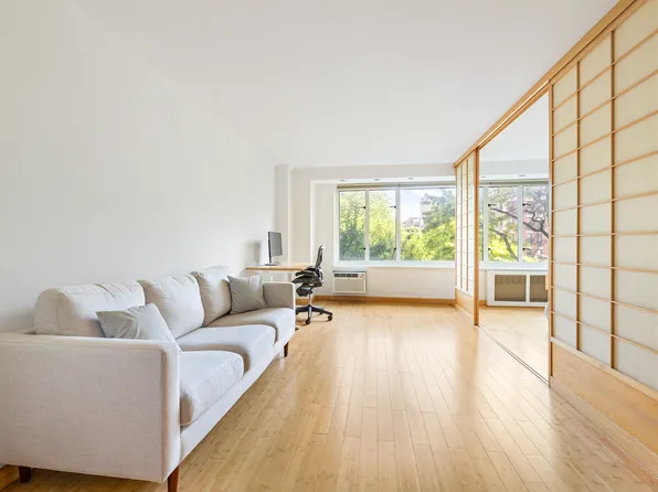 392 Central Park West image 1 of 5