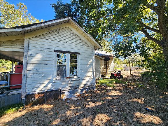 2nd image of 205 Magnolia St