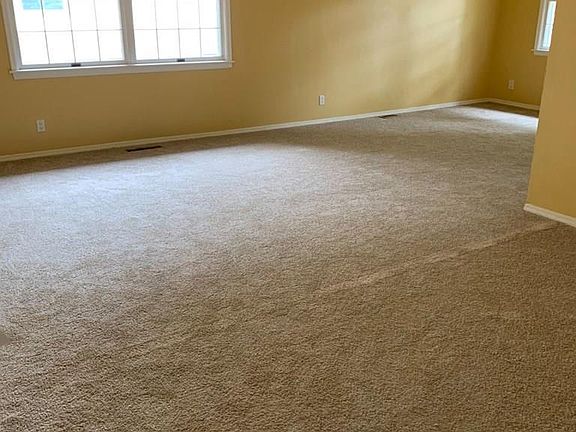 2nd image of 10 Rockbridge Ln