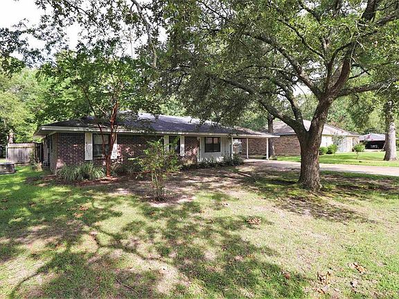 3rd image of 35 Lake Dr #1
