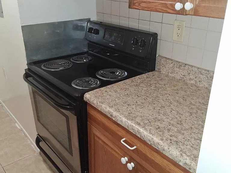 1080 N Benoist Farms Rd #204 — Photo 11