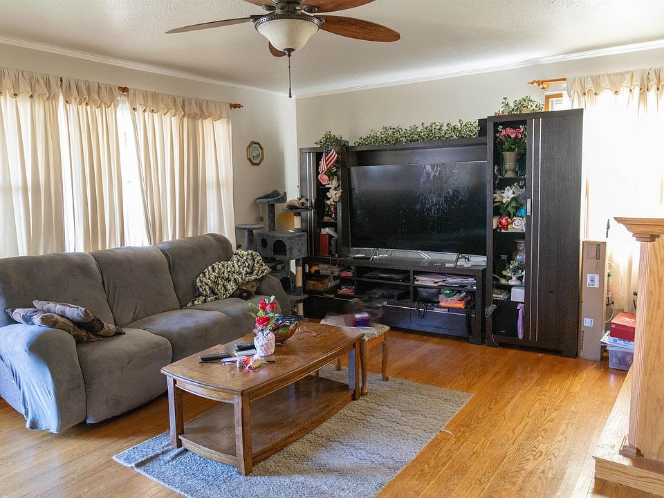 2nd image of 619 3rd St W